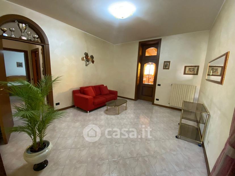 Stanza in Via Milano 9 — foto 17 di 28