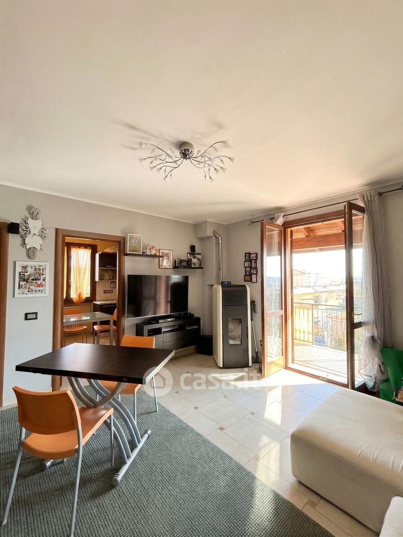 Quadrilocale in Via Maria Lunga 12 — foto 3 di 31