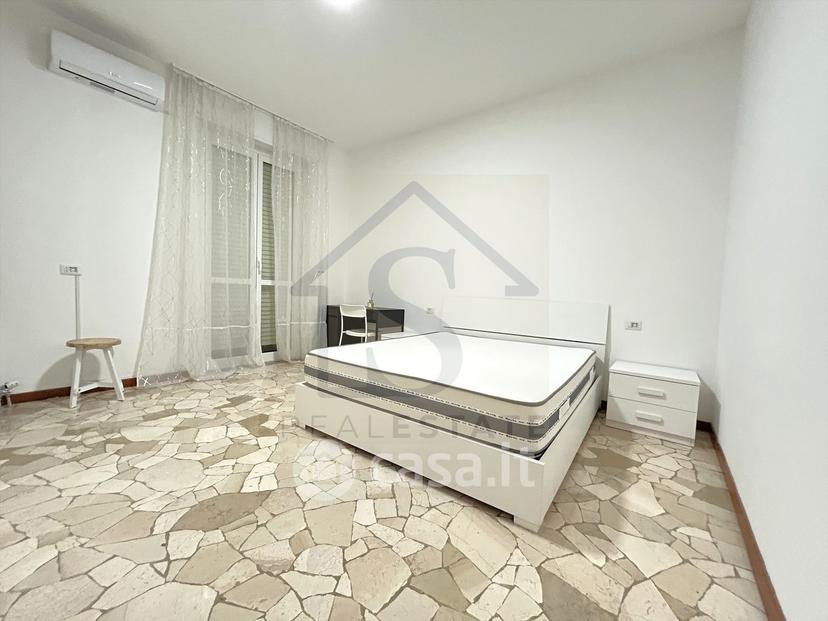 Stanza in Roma 11 — foto 10 di 15