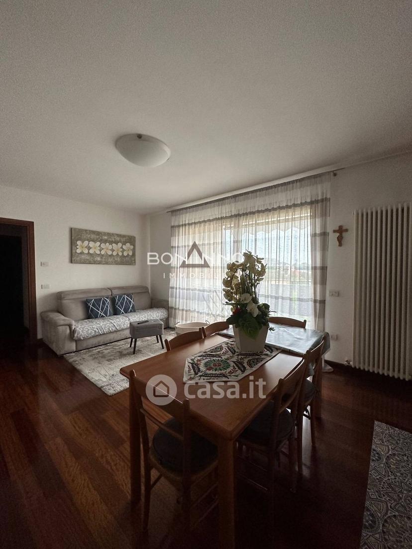 Trilocale in Via dei Carpani — foto 2 di 24