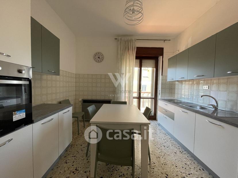 Stanza in Via Luigi d'Amato 17 — foto 10 di 21