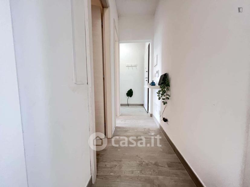 Stanza in Via Genova — foto 19 di 42