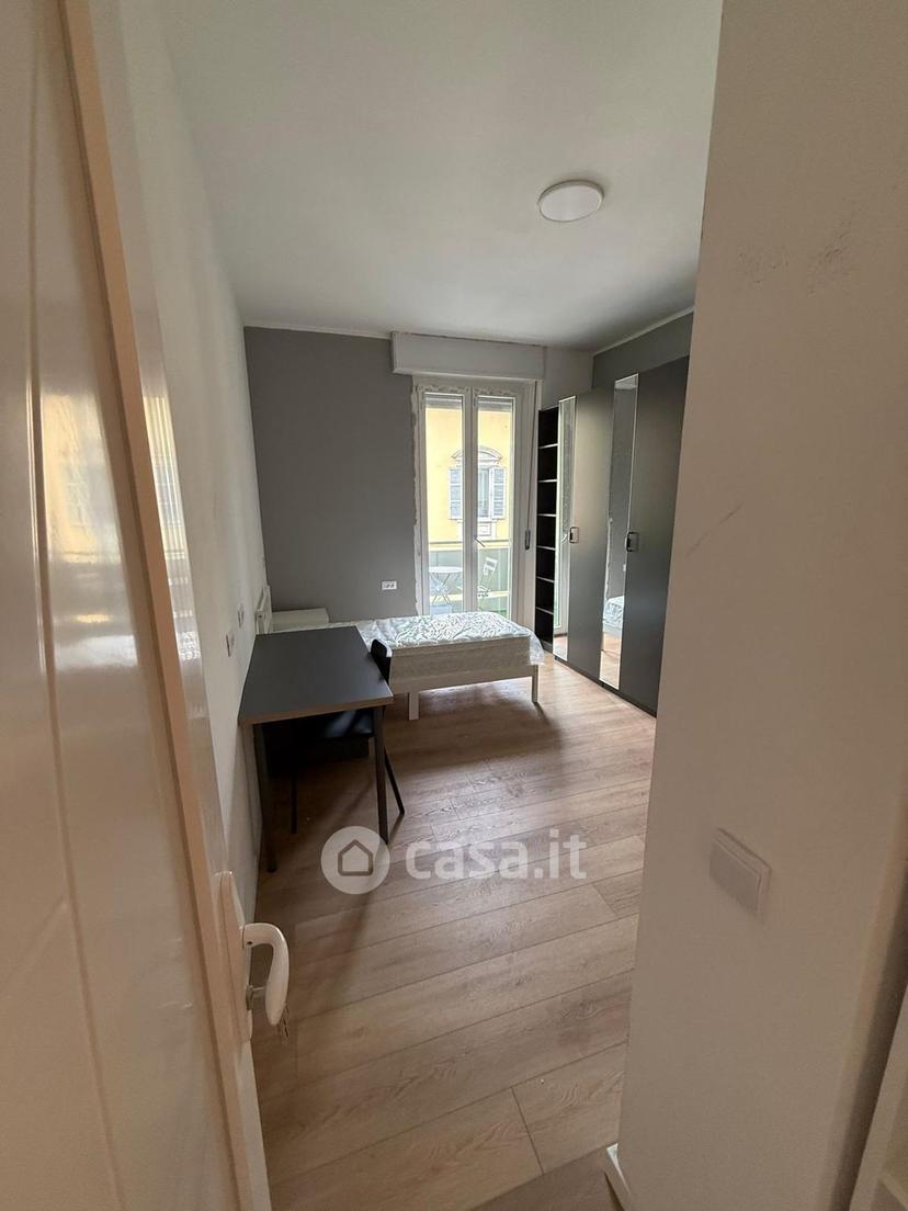 Stanza in Viale dei Mille 6 — foto 4 di 34