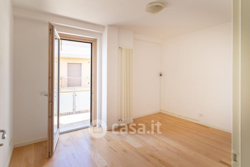 Quadrilocale in Via Edmondo de Amicis 50 a — foto 25 di 30
