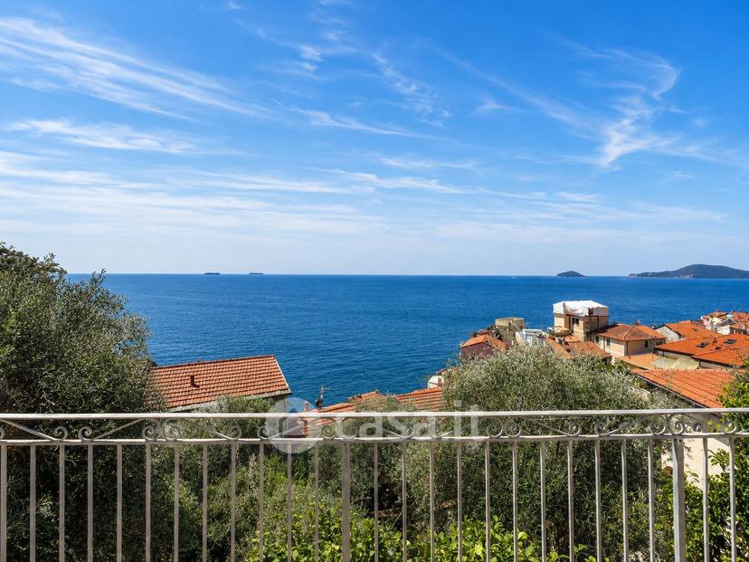 Villa in Via Giacomo Matteotti 13 — foto 9 di 45