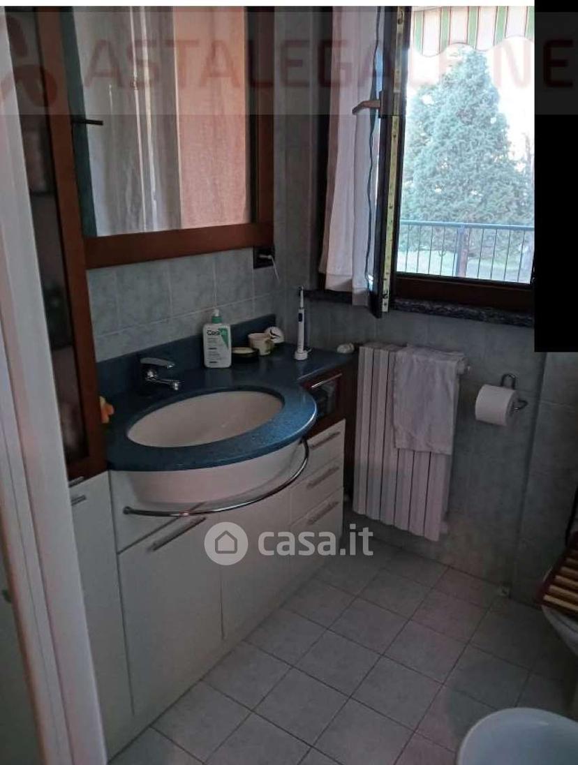 Bilocale in Via Roma 65 — foto 8 di 11