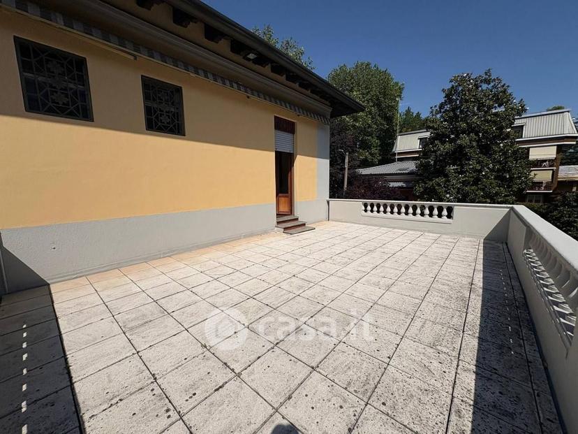 Villa in Via Vittorio Alfieri 2 — foto 31 di 78