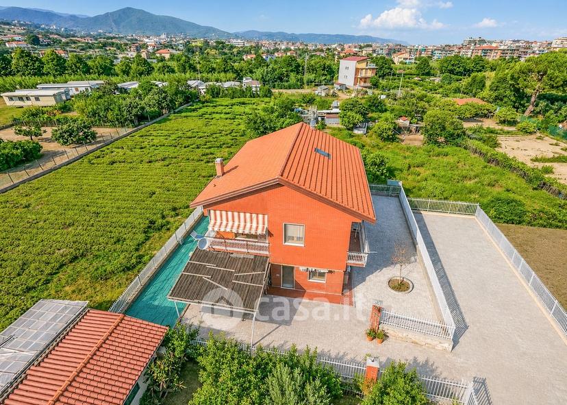 Villa in Via Tiziano 6 — foto 13 di 55