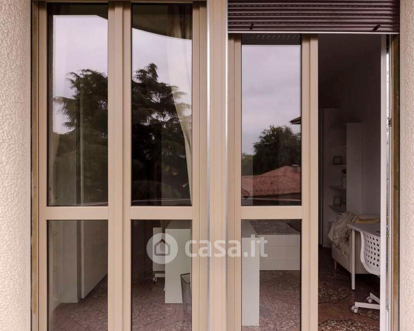Stanza in Viale Giovanni Vicini 20 — foto 3 di 43