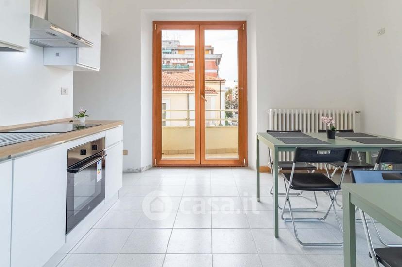 Stanza in Viale G. Marconi 180 — foto 18 di 37