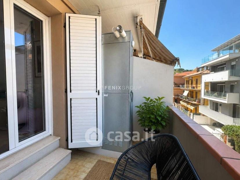 Quadrilocale in Via Ugo Foscolo 46 — foto 8 di 39