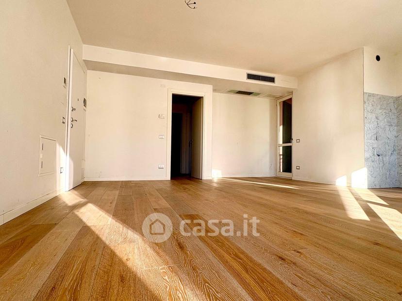 Trilocale in Via Brigate Partigiane 5 — foto 2 di 18