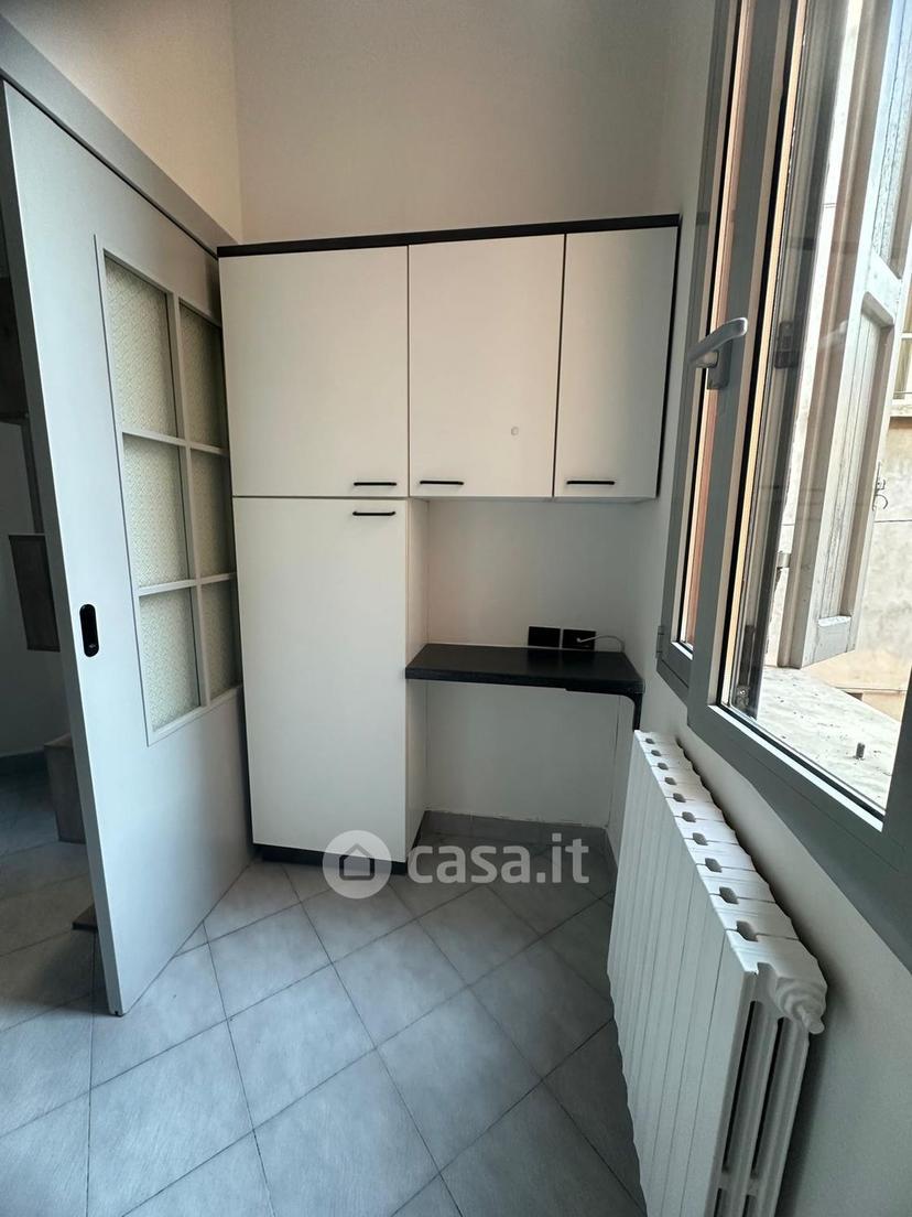 Stanza in Via San Vitale 21 — foto 6 di 8
