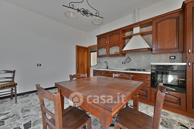 Quadrilocale in Via Alpicella — foto 8 di 33