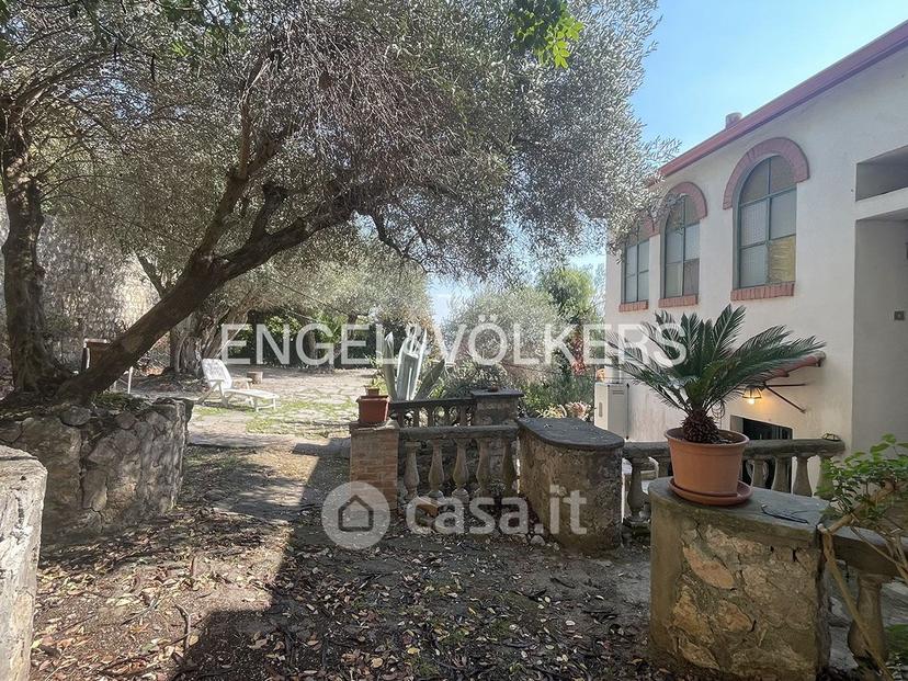 Villa in Via Antonio Sebastiani — foto 15 di 25