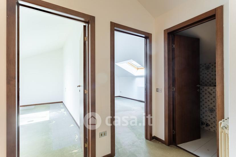 Trilocale in Via Ugo Foscolo 12 — foto 11 di 41