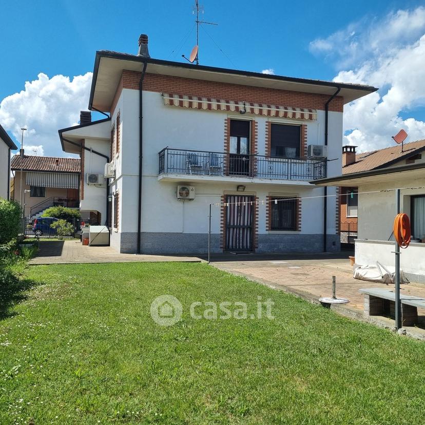 Villa in Via Ugo Foscolo 28 — foto 12 di 43