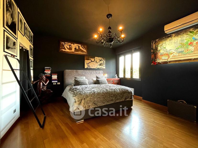 Villa in Via Alcide de Gasperi — foto 30 di 38