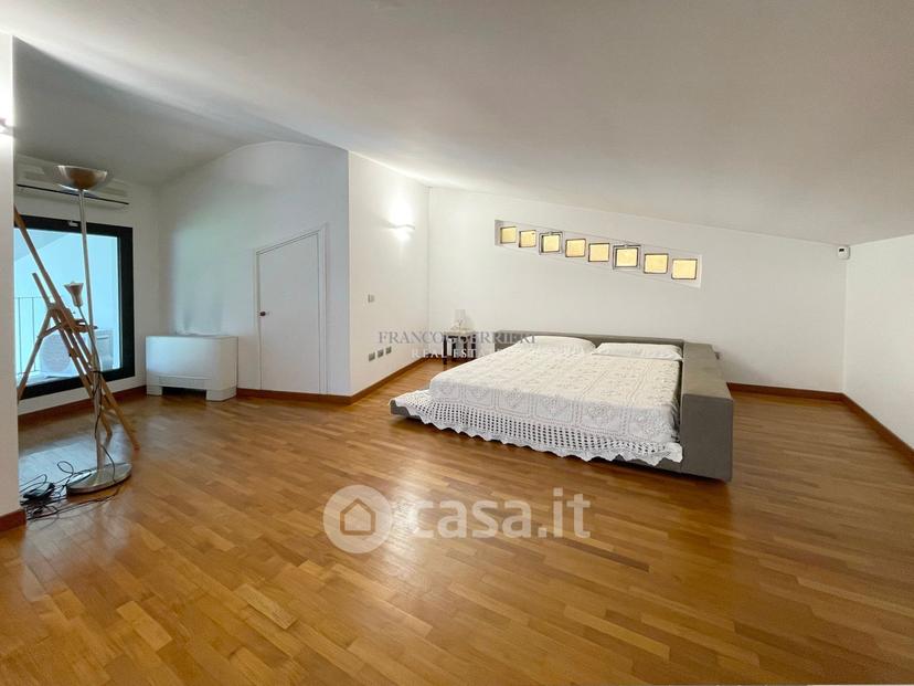 Villa in Via Alcide de Gasperi — foto 19 di 38