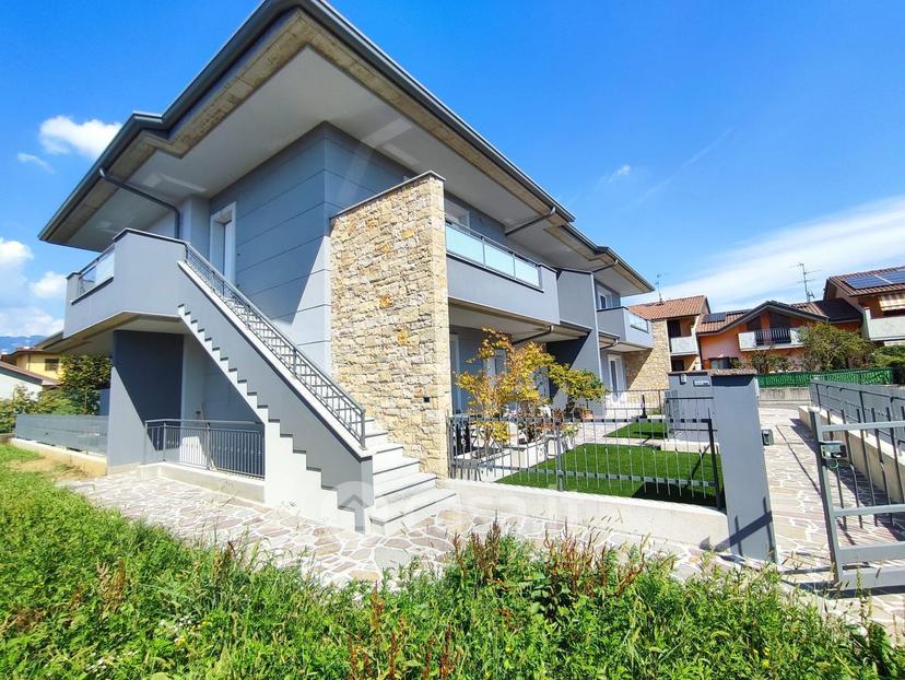 Trilocale in Via Valtrighe — foto 3 di 33