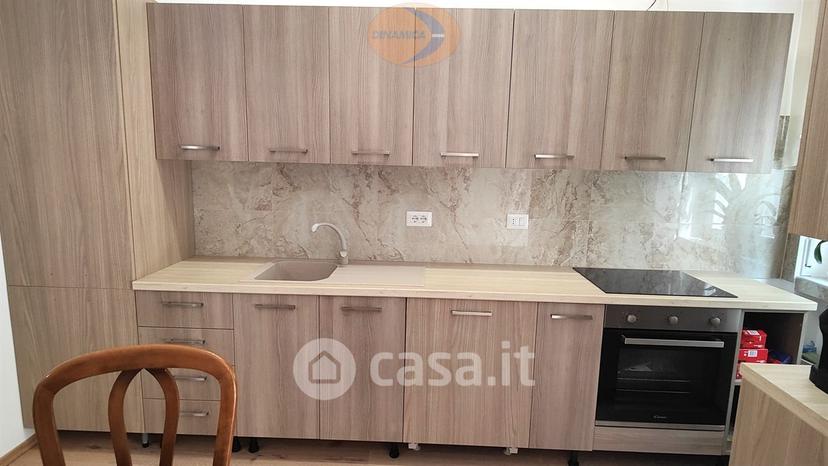 Trilocale in Via Monte Rosa 29 — foto 31 di 37