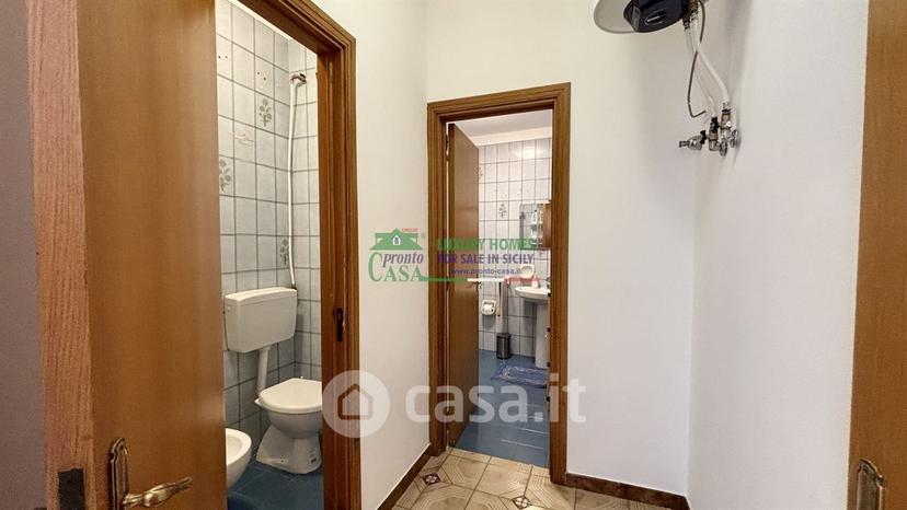 Trilocale in Via Genova — foto 15 di 25