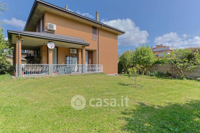 Quadrilocale in Viale Giuseppe di Vittorio 3 — foto 40 di 40
