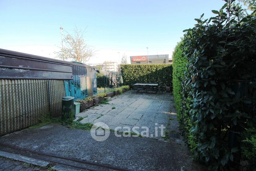 Trilocale in Via Europa Unita — foto 15 di 25