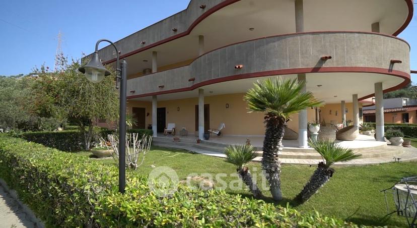 Villa in Via dei Carpini 1 — foto 48 di 51