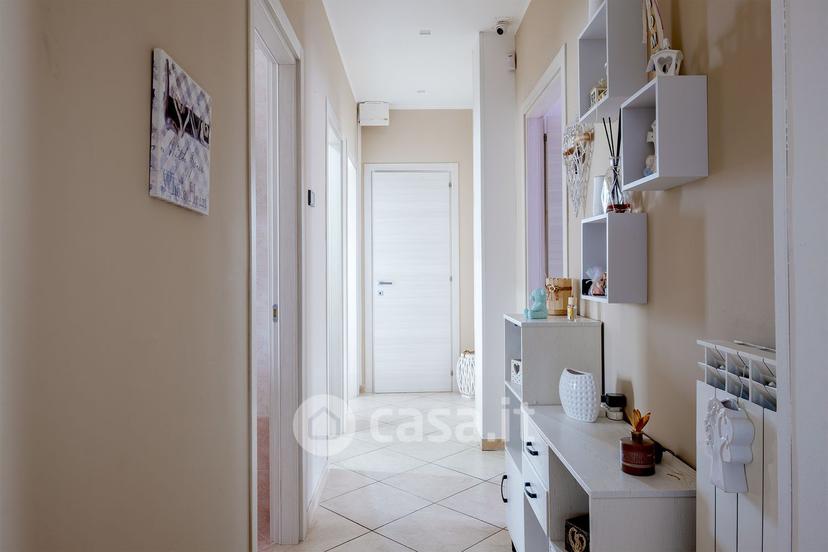 Quadrilocale in Via Ugo Foscolo 15 — foto 29 di 37