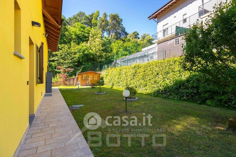 Villa in Via dei Boschi 12 — foto 10 di 37