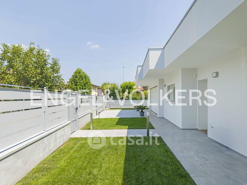 Villa in Via Alessandro Volta — foto 12 di 27