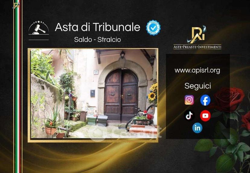 Quadrilocale in Via II Giugno 7 — foto 3 di 32