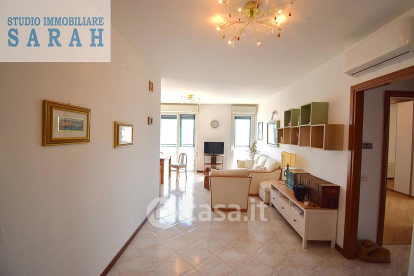 Trilocale in Via Aurelia Nord 200 — foto 13 di 28