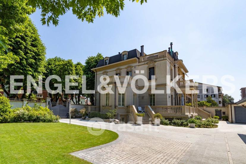 Villa in Corso Leonardo da Vinci — foto 19 di 39