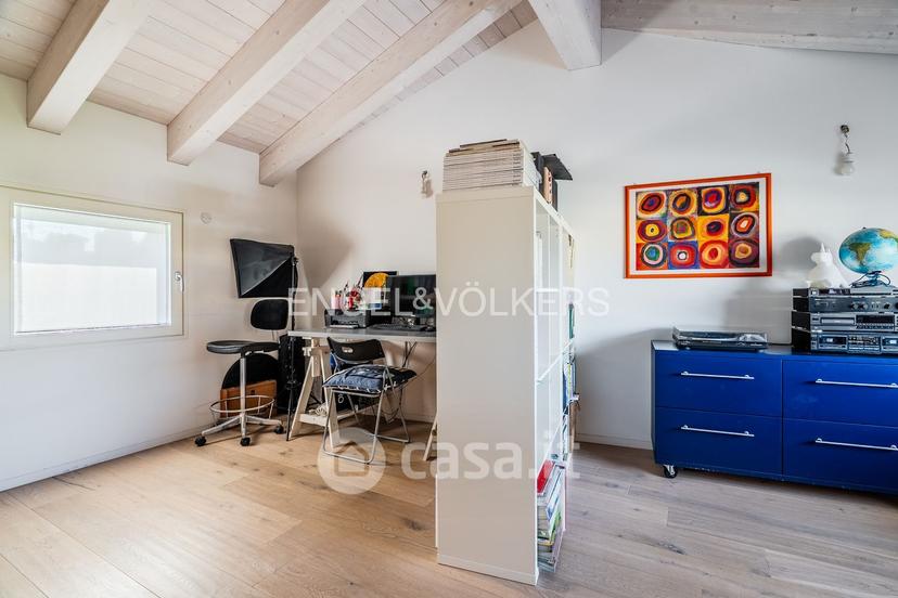 Villa in Via Alessandro Volta 22 — foto 2 di 44