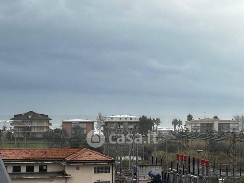 Quadrilocale in Via Emilia Romagna — foto 18 di 24