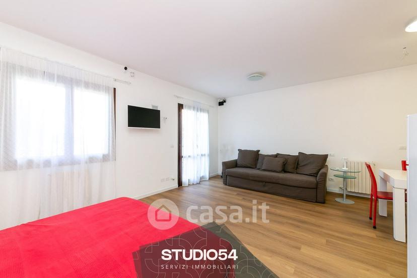Monolocale in Via Nicolò Tommaseo 15 — foto 33 di 37