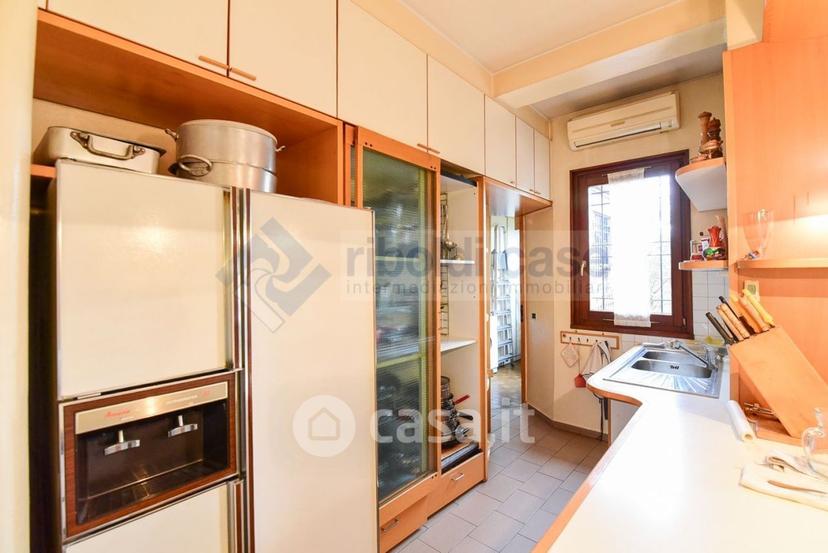 Appartamento in Via Giacomo Matteotti 27 — foto 14 di 37