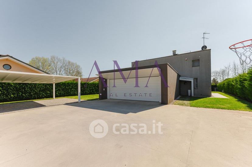 Villa in Via Gemona — foto 2 di 42