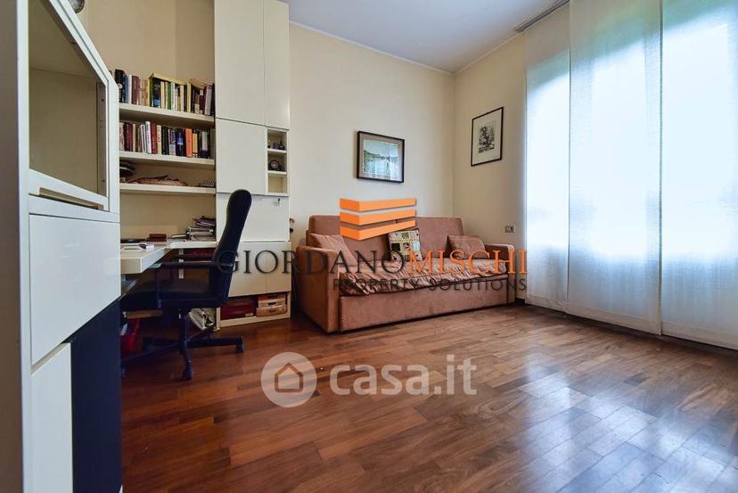 Appartamento in Via A. Villa 20 — foto 24 di 53