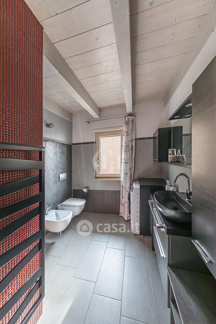 Trilocale in Via Como 19 — foto 9 di 31