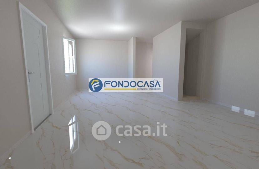 Villa in Via Don Eugenio Benedetti 15 — foto 2 di 35