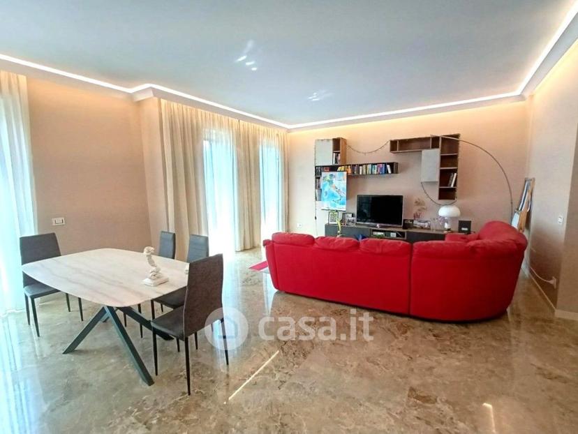 Trilocale in Viale Brenta 3 — foto 11 di 34