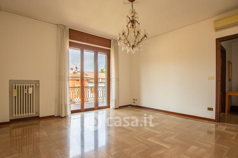 Quadrilocale in Via Corno d'Aquilio 15 — foto 24 di 44