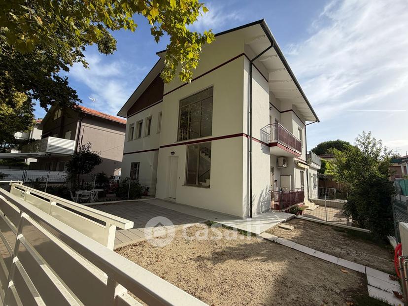 Appartamento in Viale Volturno 111 — foto 28 di 54
