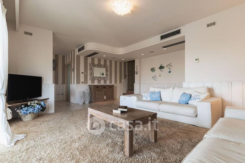 Villa in Via Punta Saline 12 — foto 6 di 24