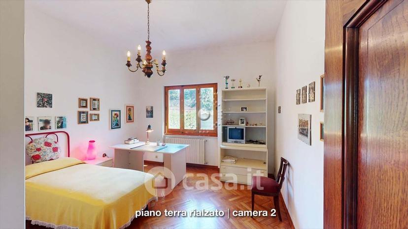 Villa in Via Arno 10 — foto 22 di 64