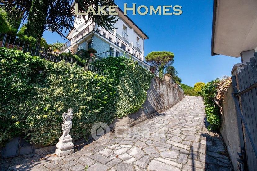 Villa in Via Per Lesa 19 — foto 21 di 39