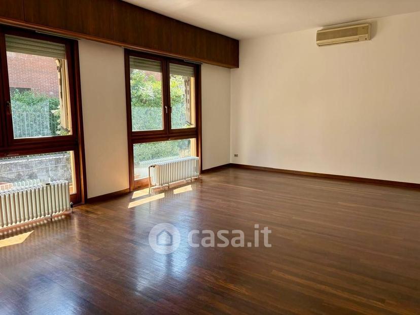 Villa in Via Vittorio Alfieri 2 — foto 18 di 78